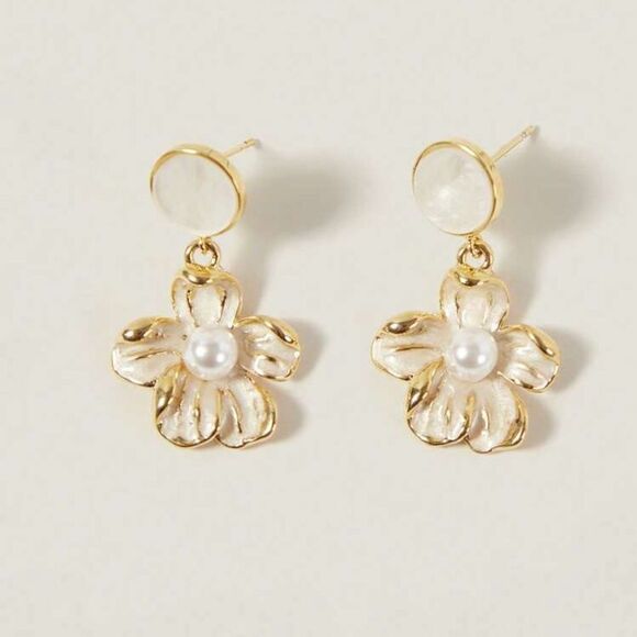Pearl Flower Earrings A1459 - Picture 1 of 4